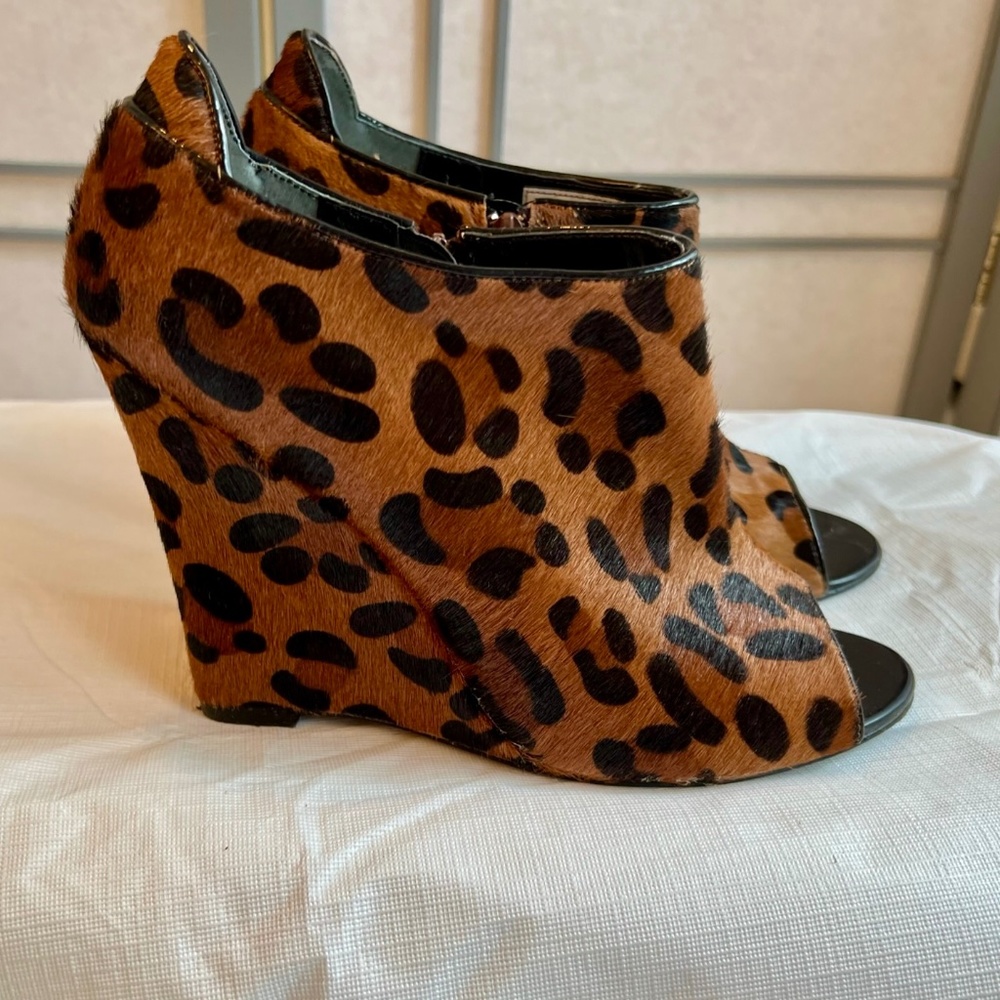 NWOB Leopard Print Peep-Toe Wedge Bootie (Sz 8 ½)